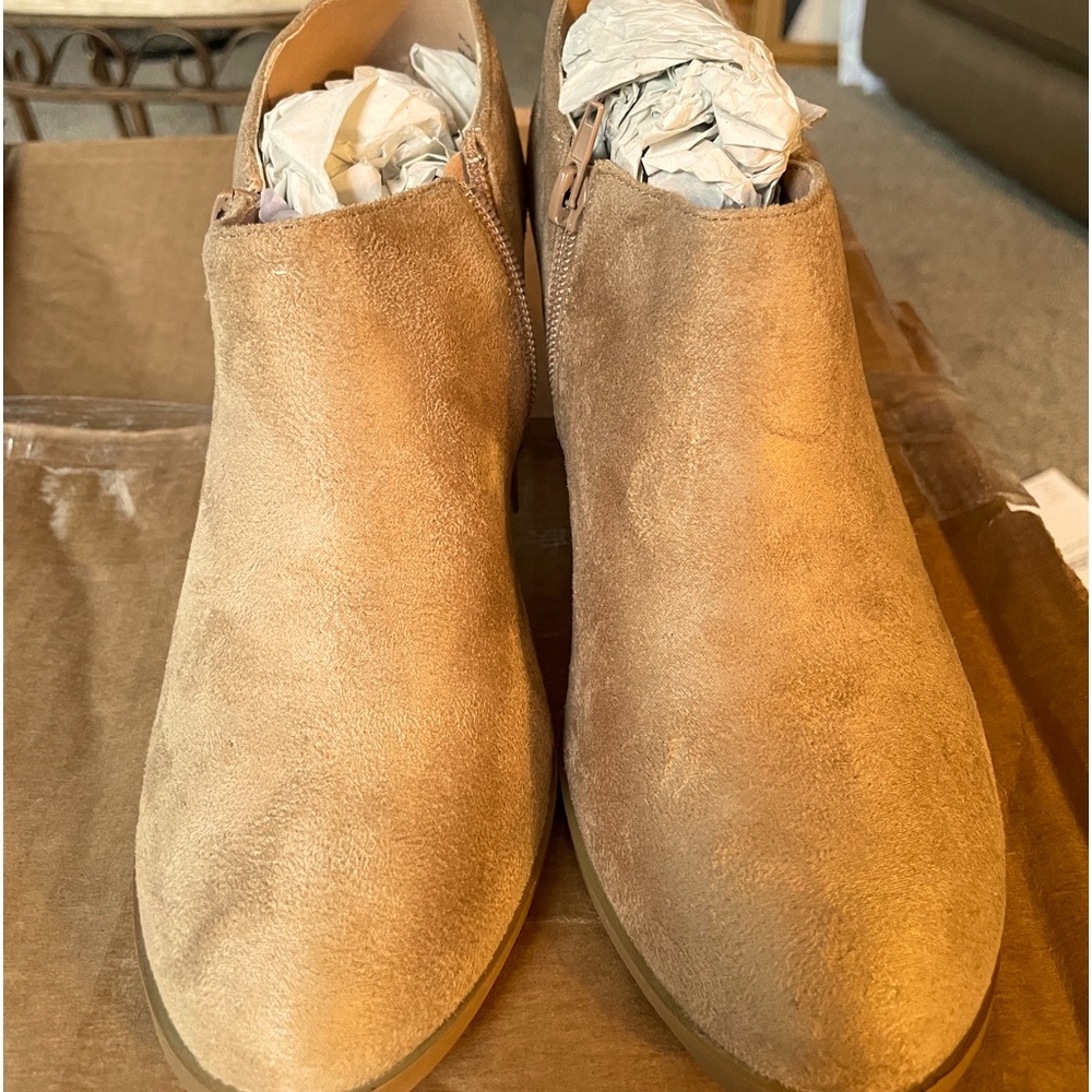 Beautiful suede ankle boot, size 8